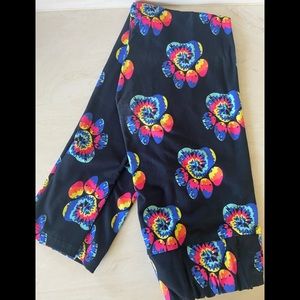 Tied dyed Paw Print Leggings size Large